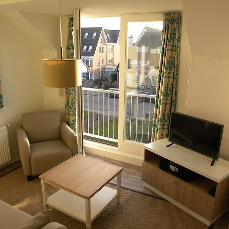 Roompot Strandplevier Hotelsuites Aparthotel 3*