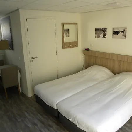 Roompot Strandplevier Hotelsuites 3*