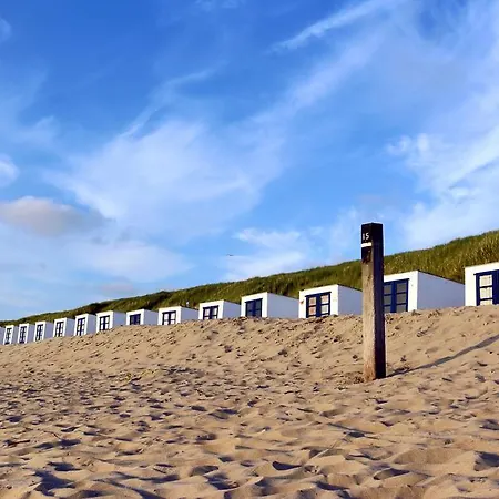 Roompot Strandplevier Hotelsuites Aparthotel 3*