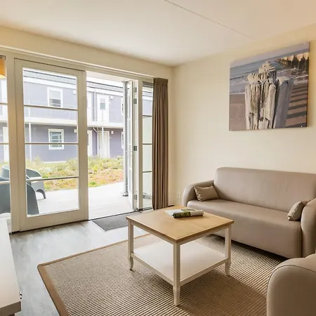 Roompot Strandplevier Hotelsuites Aparthotel 3*