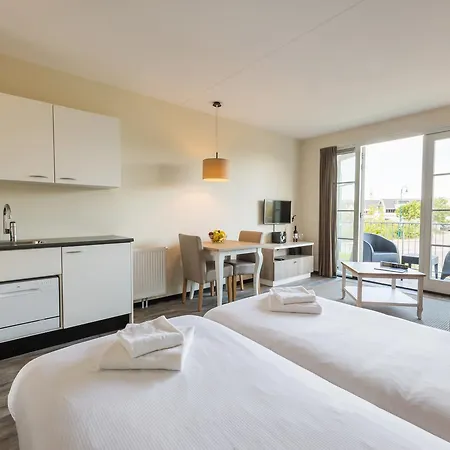 Roompot Strandplevier Hotelsuites Aparthotel 3*