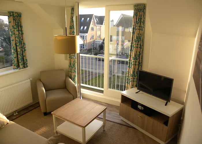 Roompot Strandplevier Hotelsuites Aparthotel 3*